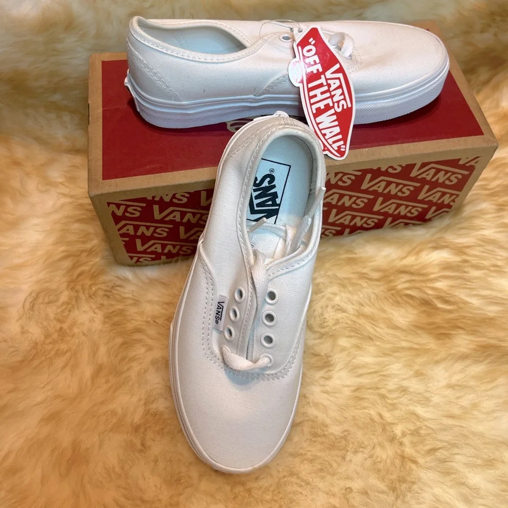 Vans Kids Authentic Shoe – True‎ White ⚪✨ NIB